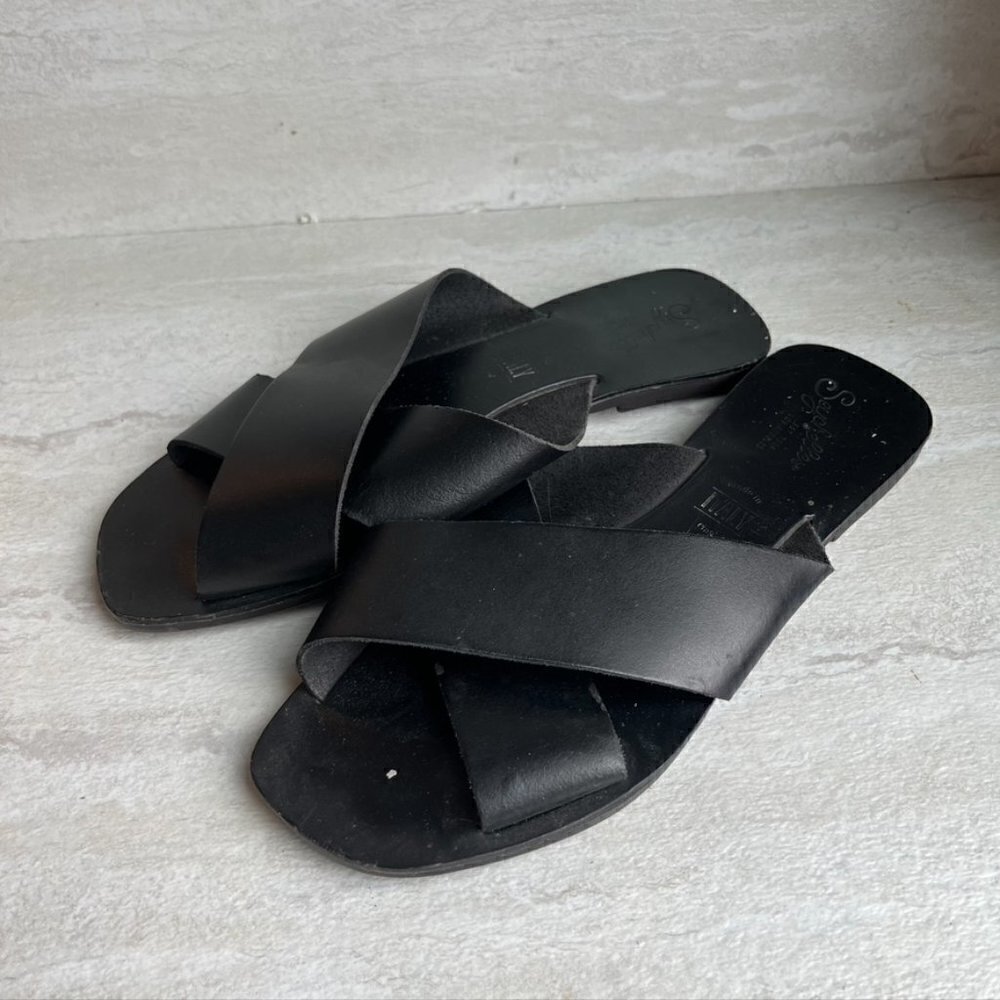 ** Seychelles total relaxation sandals cross strap black leather size 6